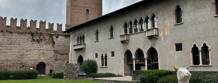 Castelvecchio is one of Italya.