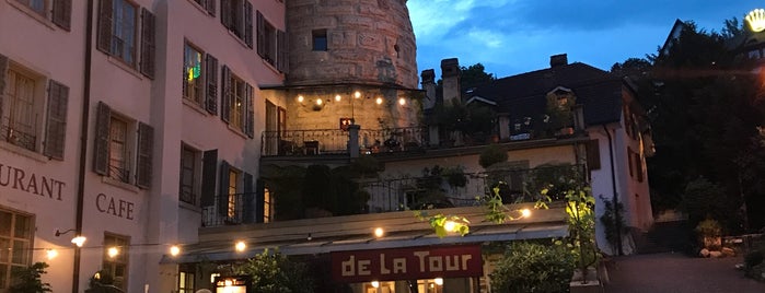 Restaurant De La Tour is one of Tempat yang Disukai Eduardo.