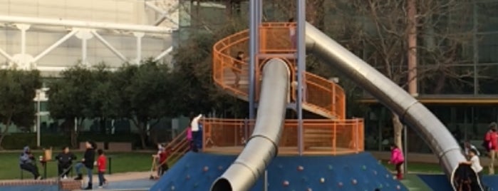 Yerba Buena Gardens Play Circle is one of Lugares favoritos de Eduardo.