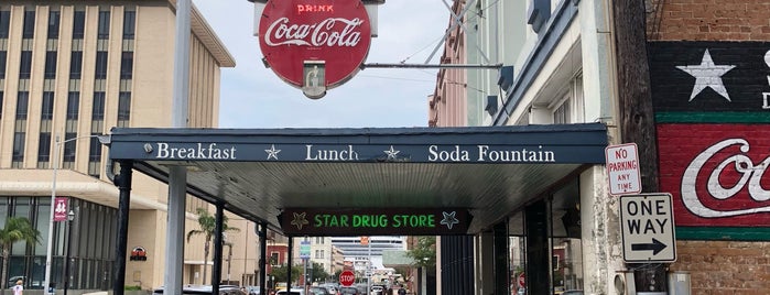 Star Drug Store is one of Tempat yang Disukai Bobby.