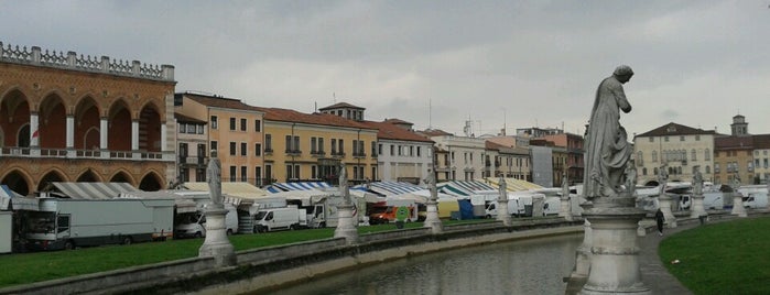 Prato della Valle is one of Padova.