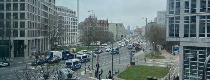 Motel One Berlin-Spittelmarkt is one of Übernachten mit Stil.