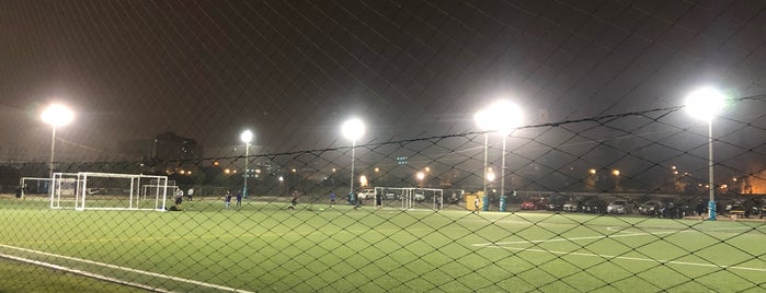 Soccer Club is one of cancha de futbol.