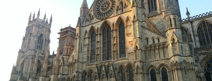 Catedral de York is one of Lugares favoritos de nik.