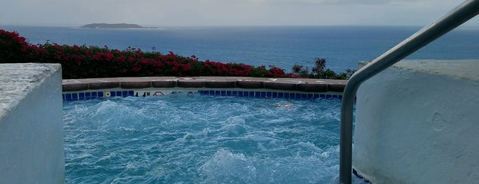 Pool @ El Conquistador Golf Resort & Spa, A Waldorf Astoria Hotel is one of สถานที่ที่ Chris ถูกใจ.