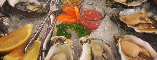 Rimping Oyster Bar is one of Tempat yang Disukai Andre.