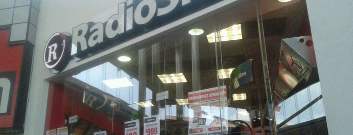 Radioshack plaza tepeyac is one of สถานที่ที่ Demian ถูกใจ.