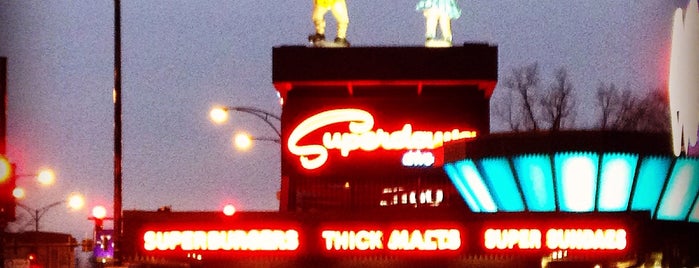 Superdawg Drive-In is one of Bric à brac USA.