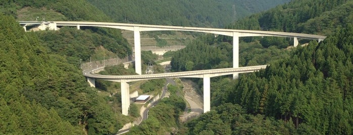 Raiden-Todoroki Bridge is one of สถานที่ที่ Minami ถูกใจ.