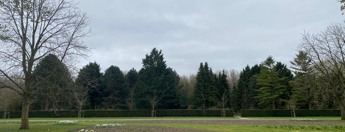 Westgaarde Begraafplaats is one of Nieuw-West ❌❌❌.