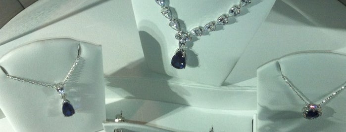 Curry's Jewellers is one of Stores carrying Alisa Unger Designs.