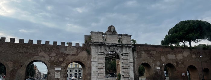 Piazzale Appio is one of posti preferiti.