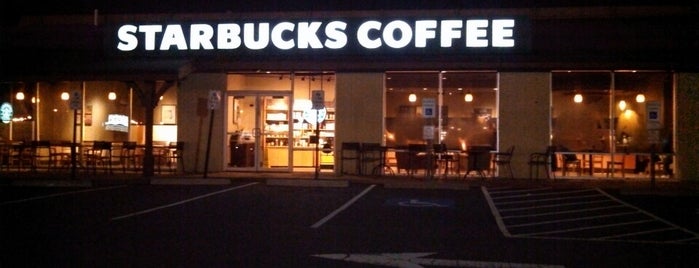 Starbucks is one of Lugares favoritos de Crystal.