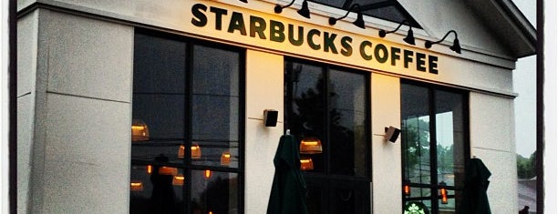 Starbucks is one of Lindsaye : понравившиеся места.