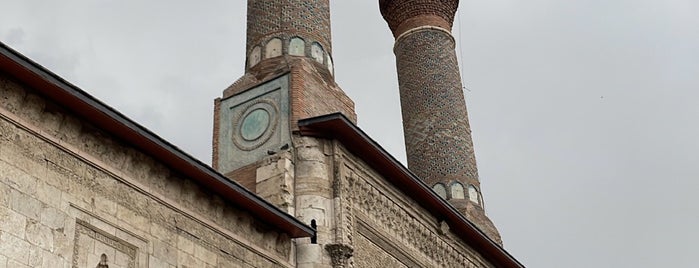 Çifte Minareli Medrese is one of Doğu Ekspresi.