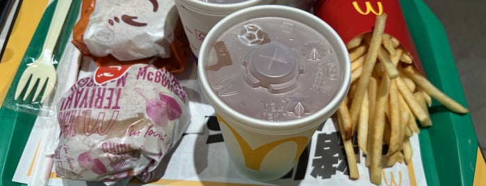 McDonald's is one of 電源使える場所リスト.