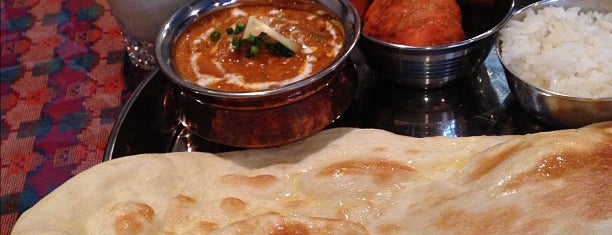 Laliguras Indian Nepali Restaurant ラリグラス 弁天町 is one of 弁天町駅周辺のお食事どころ.