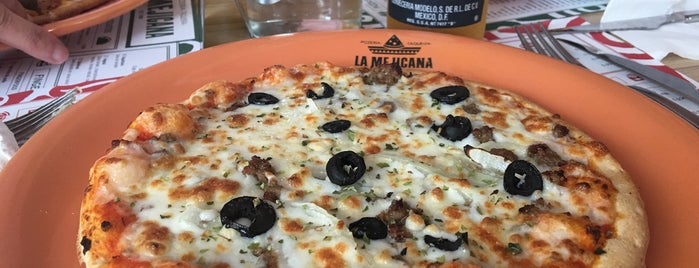 La Mejicana Pizzeria Taquería is one of Posti che sono piaciuti a Gabi.
