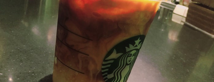 Starbucks is one of Orte, die leon师傅 gefallen.