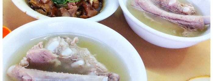 Old Tiong Bahru Bak Kut Teh is one of 肉骨茶.