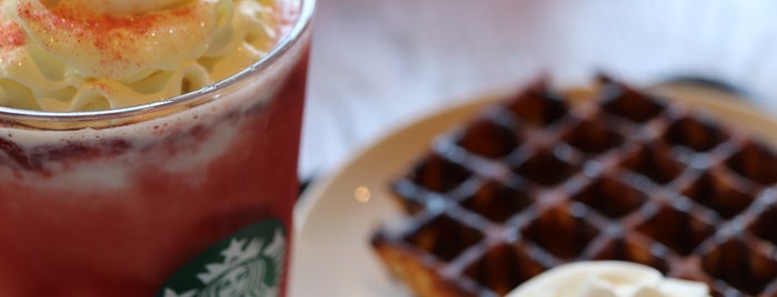 Starbucks is one of jun200さんのお気に入りスポット.