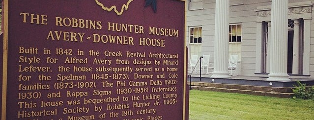 Robbins Hunter Museum is one of Licking County.