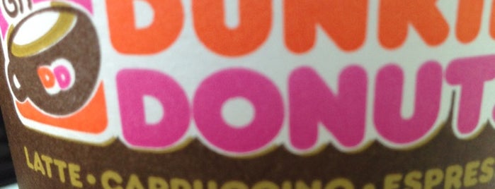 Dunkin' is one of สถานที่ที่ Menossi, ถูกใจ.