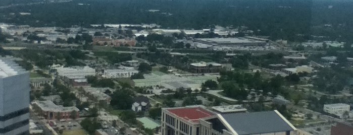 The Skyline Dining & Conference Center is one of Orte, die Adam gefallen.