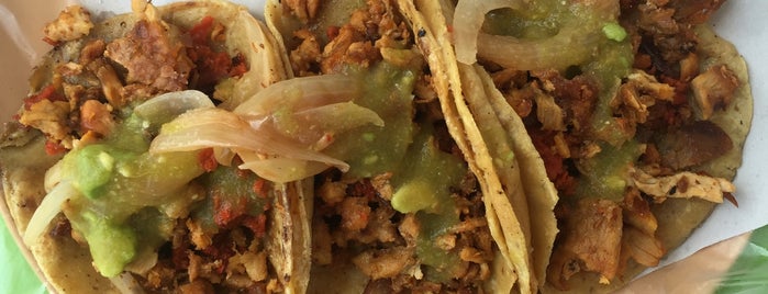 tacos-eloy-ito is one of Jurica, Qro..