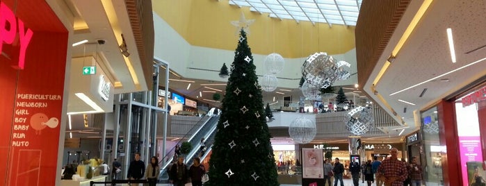 Centro Comercial Alegro Setúbal is one of สถานที่ที่ João ถูกใจ.