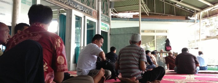 Masjid Baituussalam Jakarta Kota is one of Masjid.