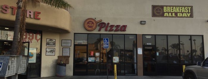 The Pan Pizza is one of สถานที่ที่ Dee ถูกใจ.