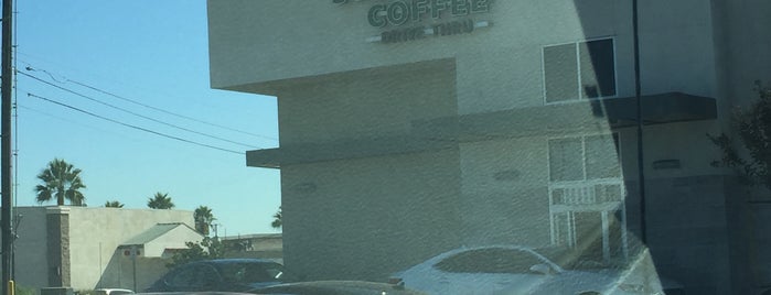 Starbucks is one of Lugares favoritos de Alberto J S.