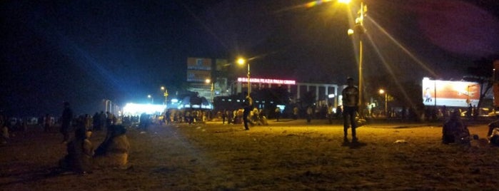Juhu Beach is one of places where i generally go for NightOut in Mumbai.