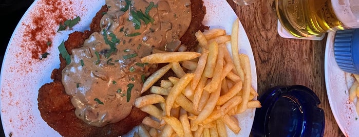 Manhattan Restaurant & Bar is one of Düsseldorf Best: Steaks & burgers.