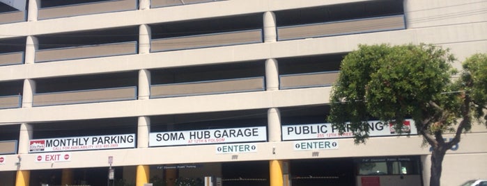 SOMA Hub Garage at 12th & Folsom is one of Doc'un Beğendiği Mekanlar.