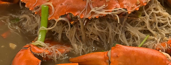 Long Ji Zi Char is one of The 15 Best Places for Crab in Singapore.