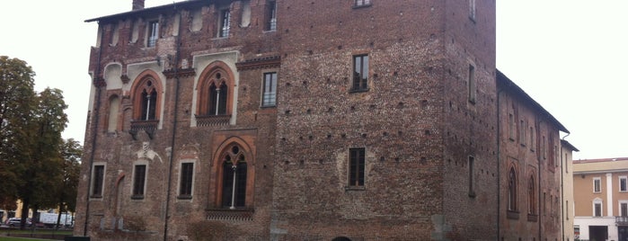 Castello Visconteo is one of Luoghi di Leonardo, Naviglio di Bereguardo.