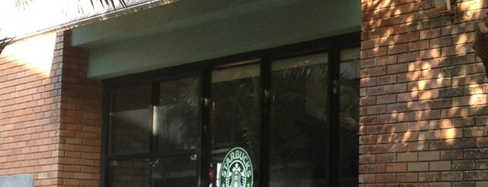 Starbucks is one of Lieux qui ont plu à Pornrapee.