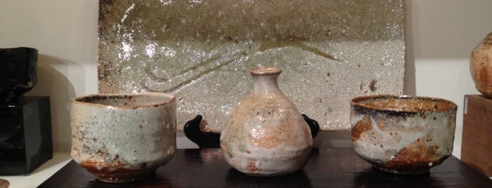Sara Japanese Pottery is one of Locais curtidos por Edmund.