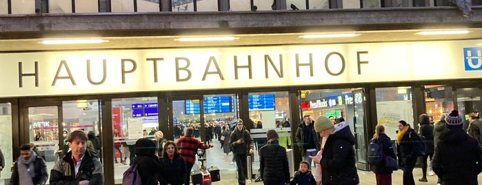 H Düsseldorf Hauptbahnhof is one of Nikita : понравившиеся места.