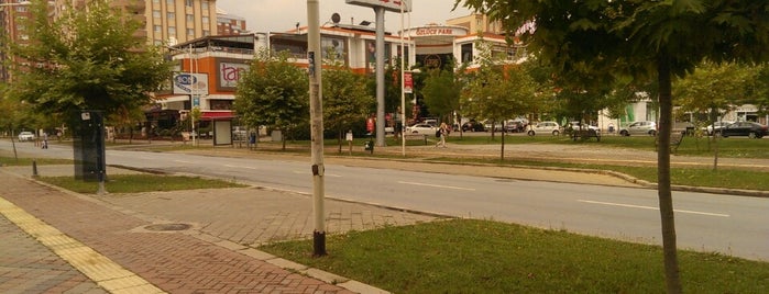 Özlüce Park is one of Bursa'daki Alışveriş Merkezleri.