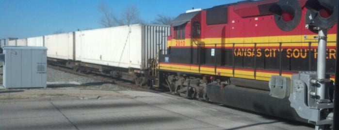 Railroad Crossing is one of Russ’s Liked Places.