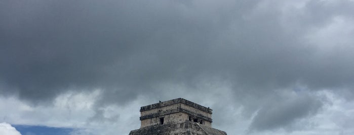 Zona Arqueológica de Chichén Itzá is one of Lugares favoritos de Liliana.