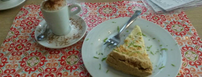 Felix Cafe is one of Meus mais favoritos.