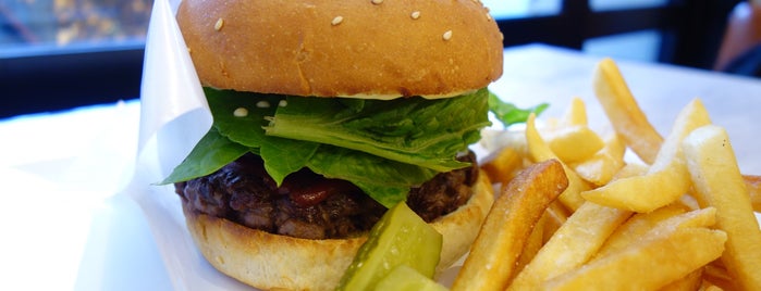 青葉台食堂 george is one of Burger Joint in Japan ★★★★☆.