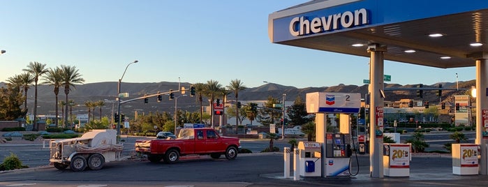Chevron is one of Lugares favoritos de Autumn.
