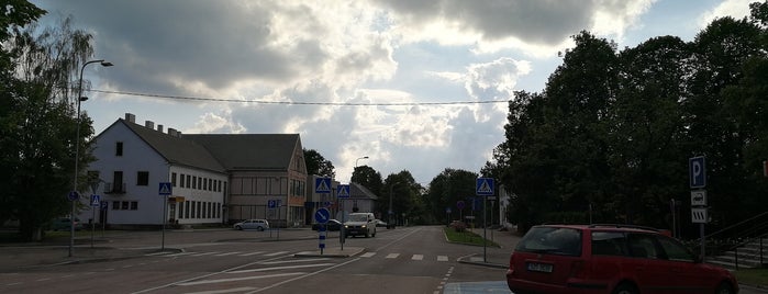 Kilingi-Nõmme is one of Eesti linnad/Estonian cities.