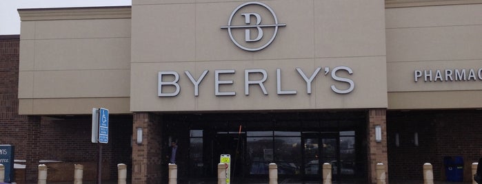 Lunds & Byerlys is one of Brianさんのお気に入りスポット.