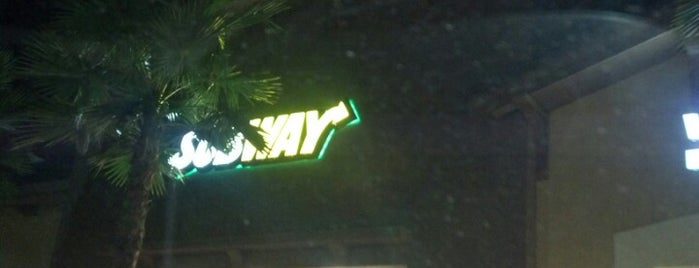 SUBWAY is one of Ronさんのお気に入りスポット.